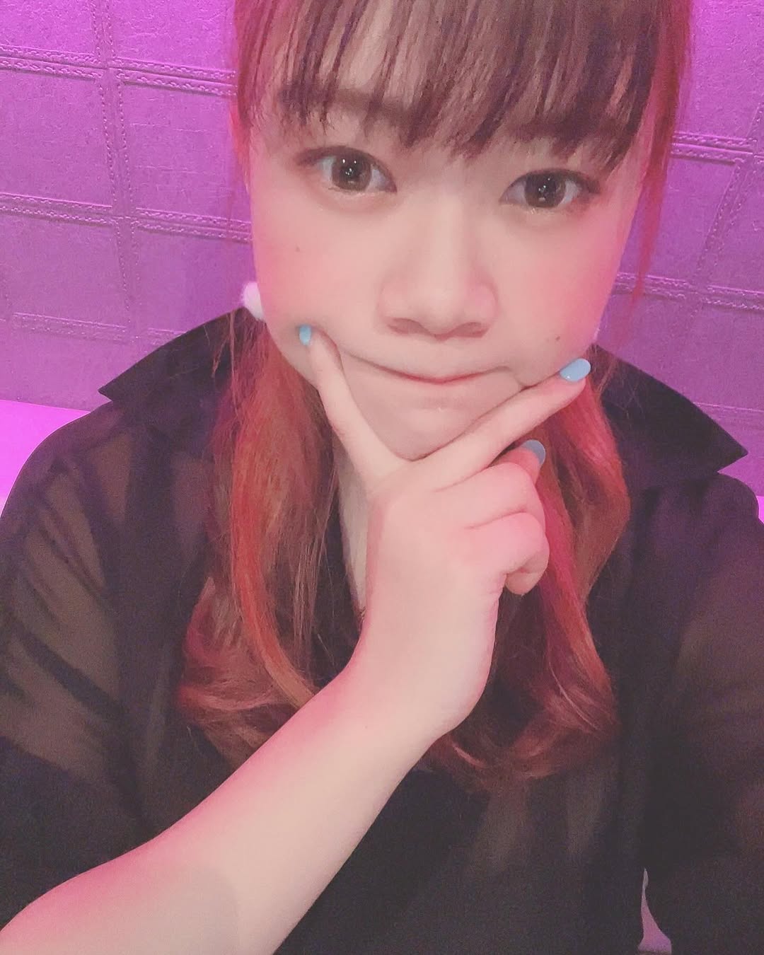 GIRLS LOUNGE 104