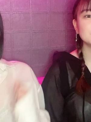 GIRLS LOUNGE 104