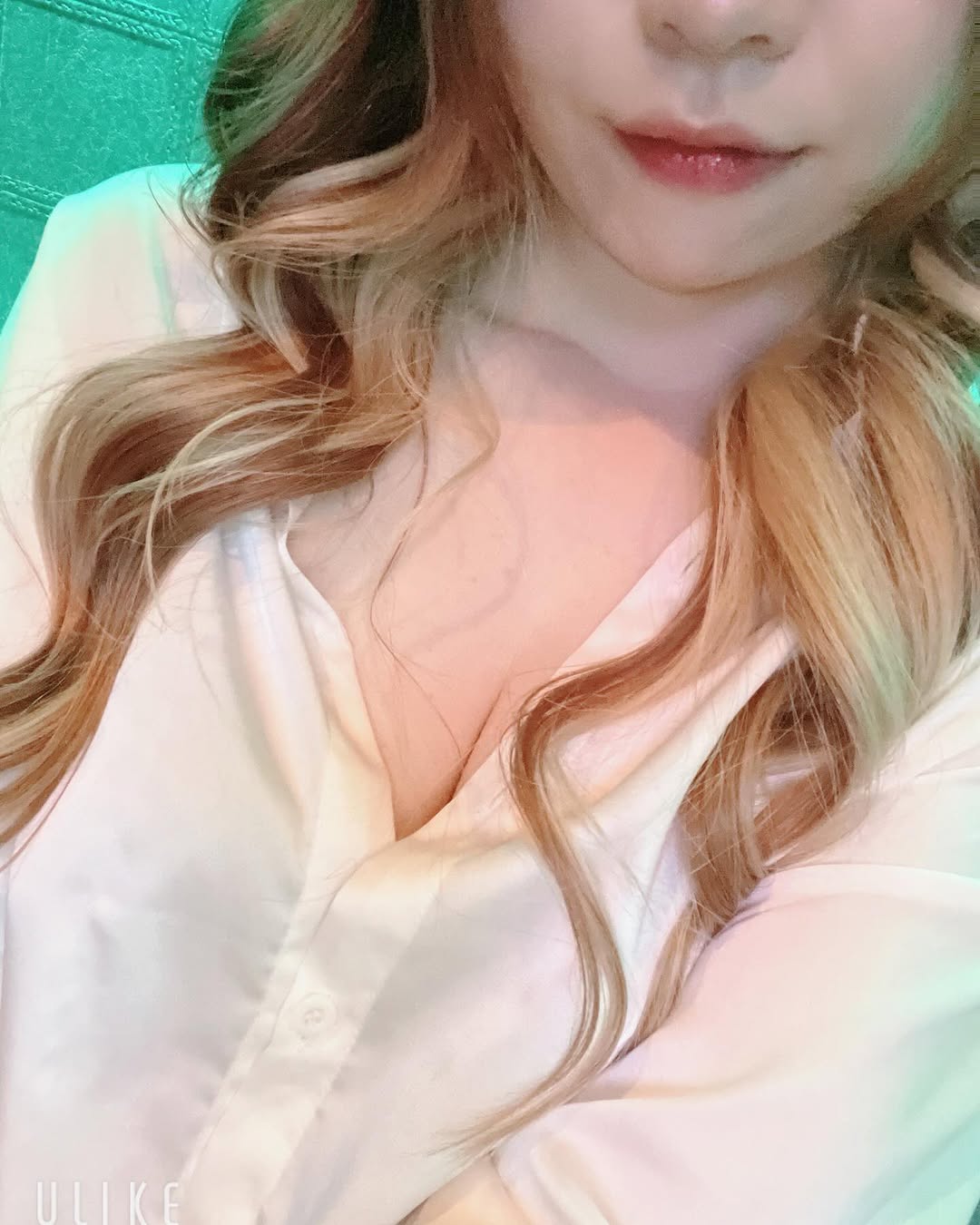 GIRLS LOUNGE 104
