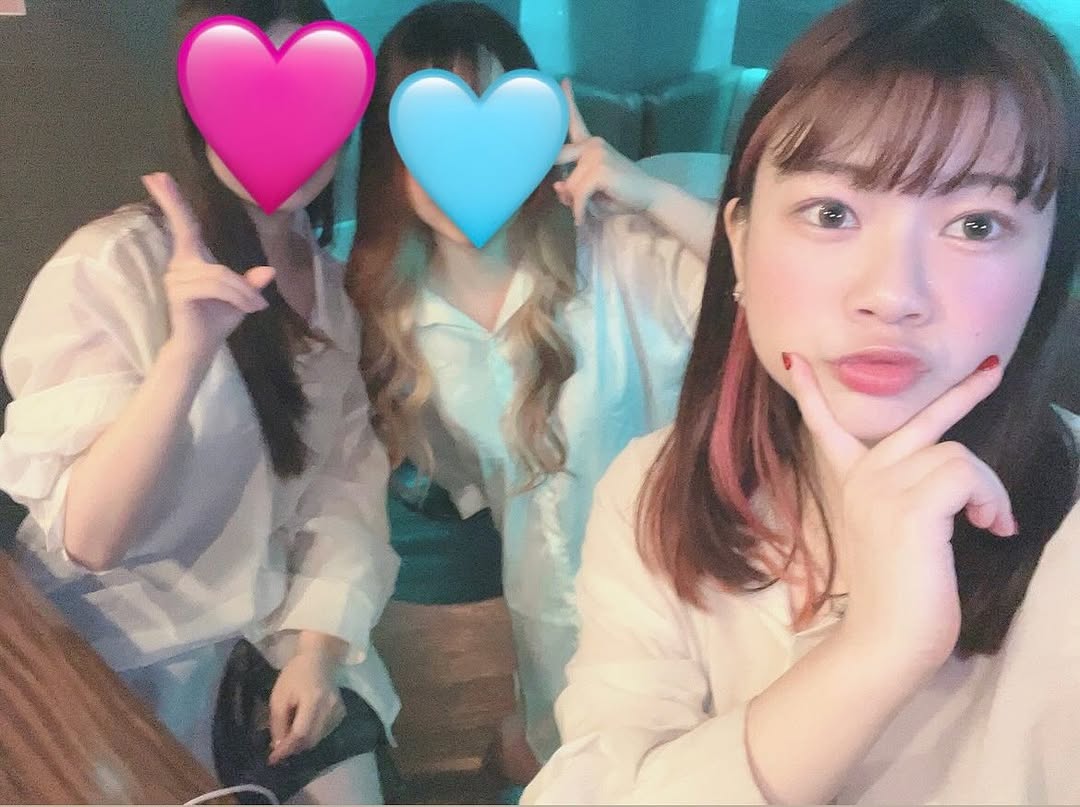 GIRLS LOUNGE 104