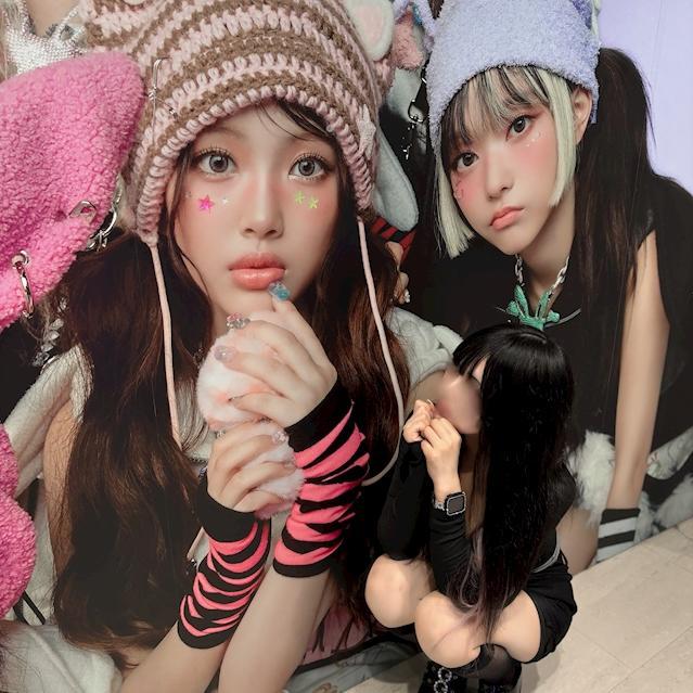 にの