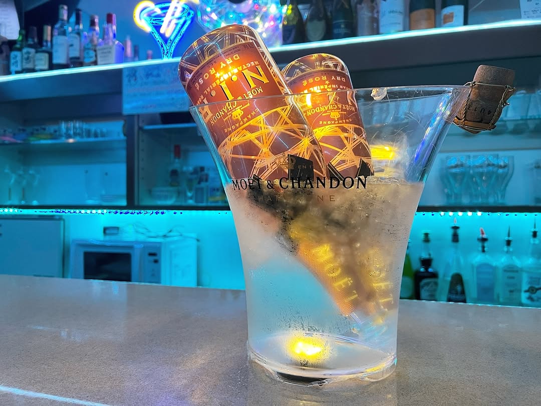 Girls Bar HONEY HUNT