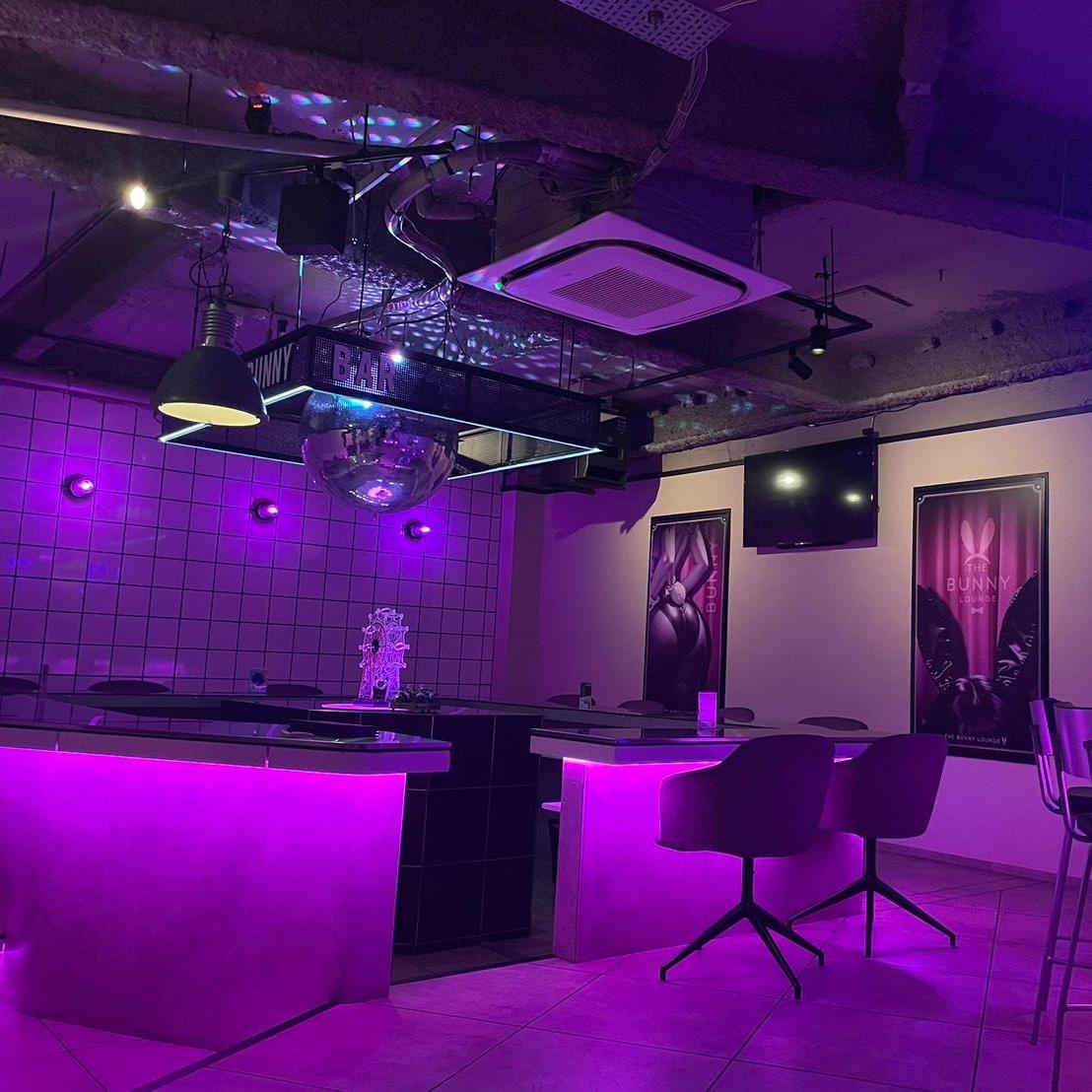THE BUNNY LOUNGE